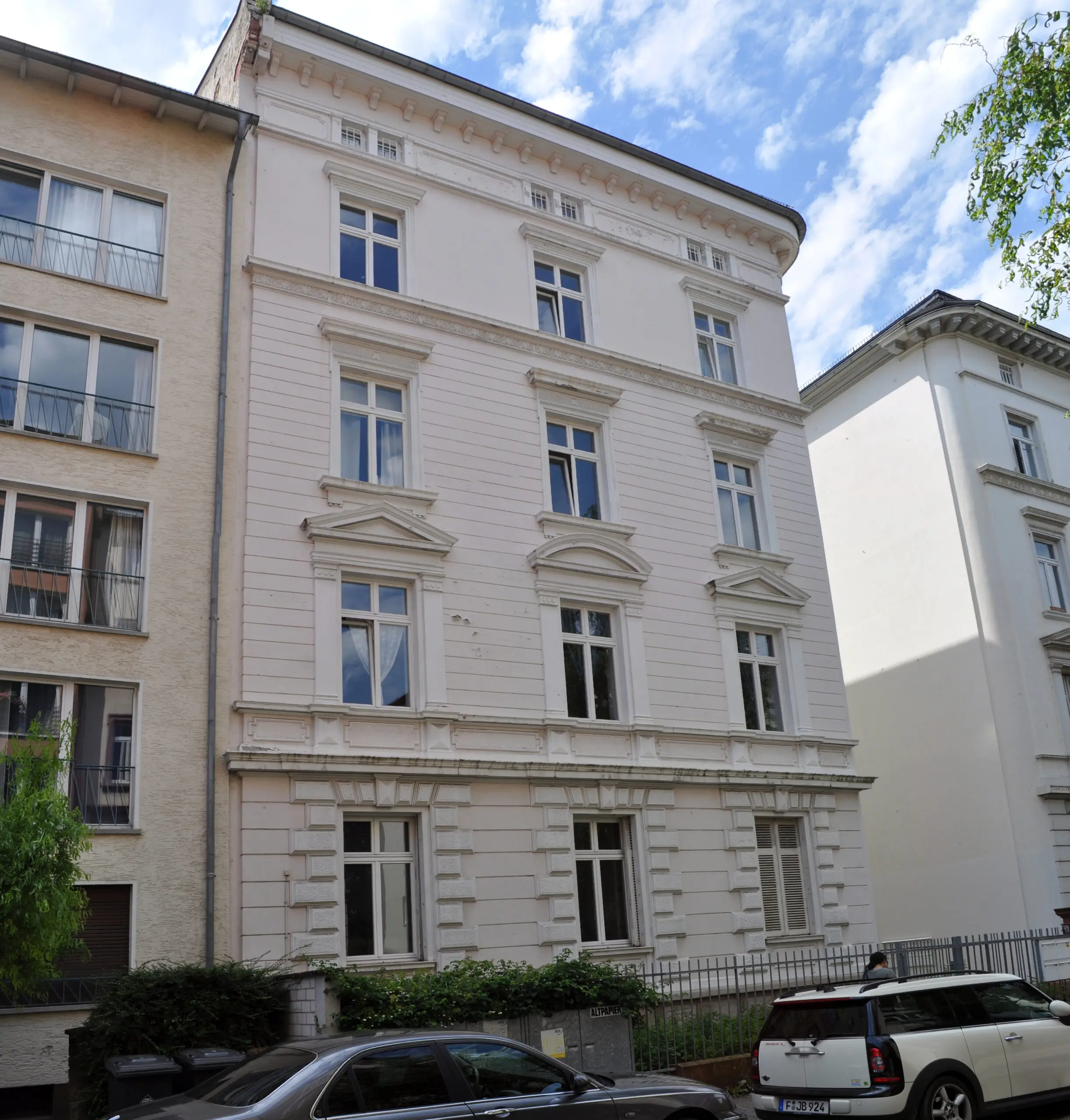 Außenansicht der Immobilie Emil-Claar-Strasse 19
